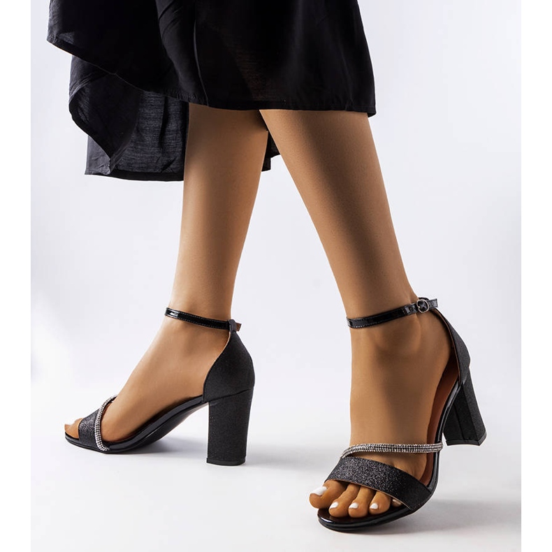 Sandalias negras de tacón de Abellona negro 1