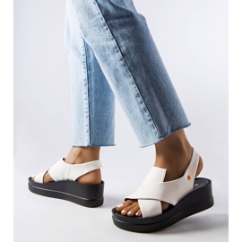 Sandalias de cuña blancas de Adelina blanco 1