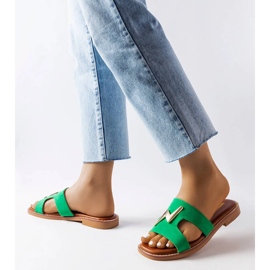 Chanclas verdes planas de Leyra 2 Chanclas verdes planas de Leyra 2