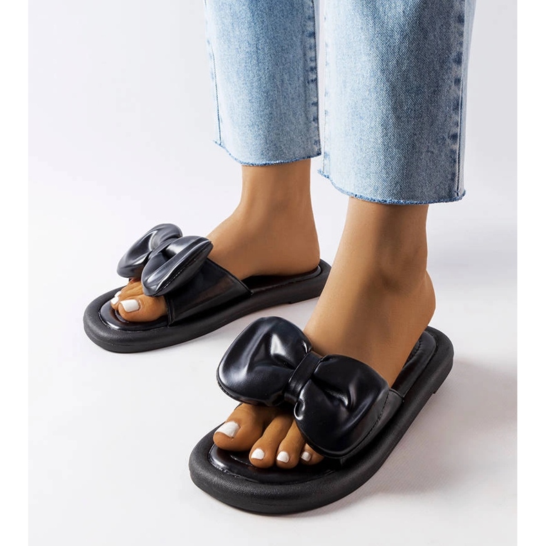 Pantuflas negras con lazo de Lende negro 1 Pantuflas negras con lazo de Lende negro 1