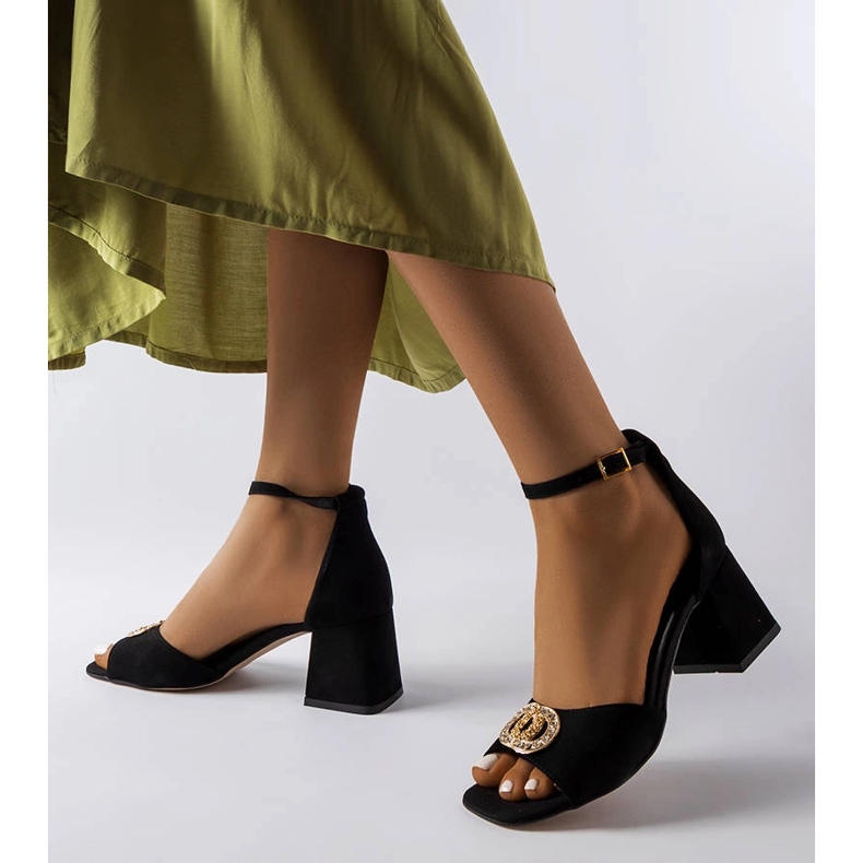 Sandalias de tacón en ante negras de Karino negro 1