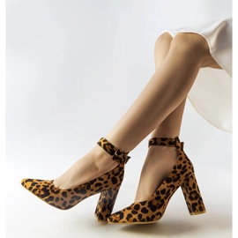 Inna Zapatos de salón con estampado de leopardo de Achen marrón 1