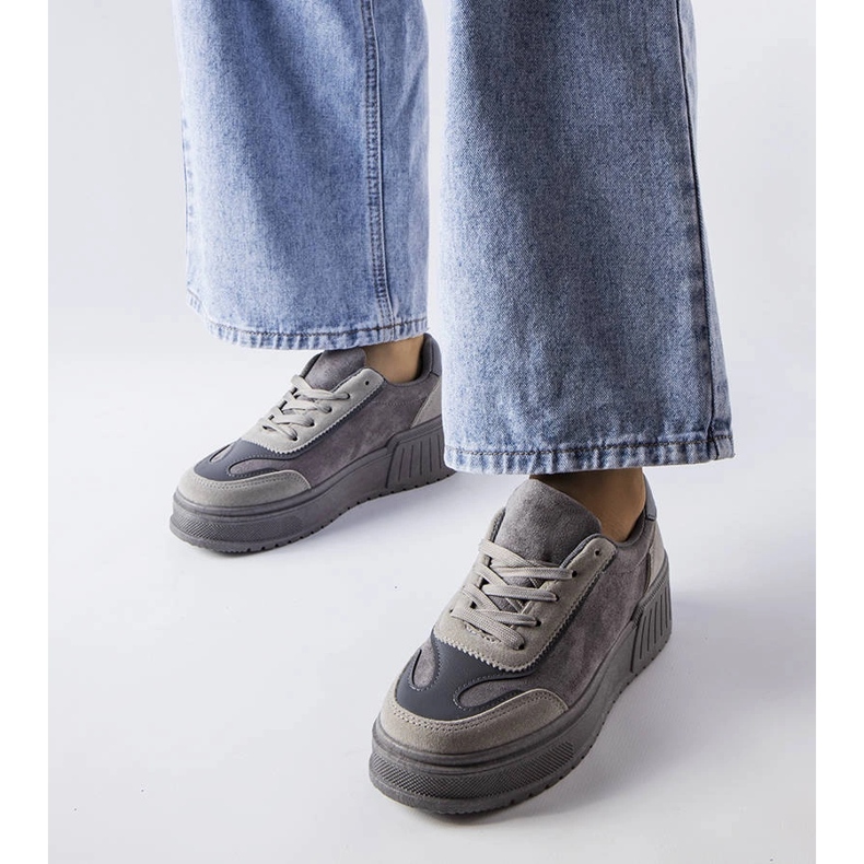 Zapatillas grises con plataforma de Fabienne 1