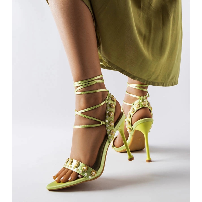 Sandalias verdes decoradas con perlas Grange 1