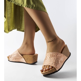 Sandalias con cuña de strass rosas de Guymon rosado 2