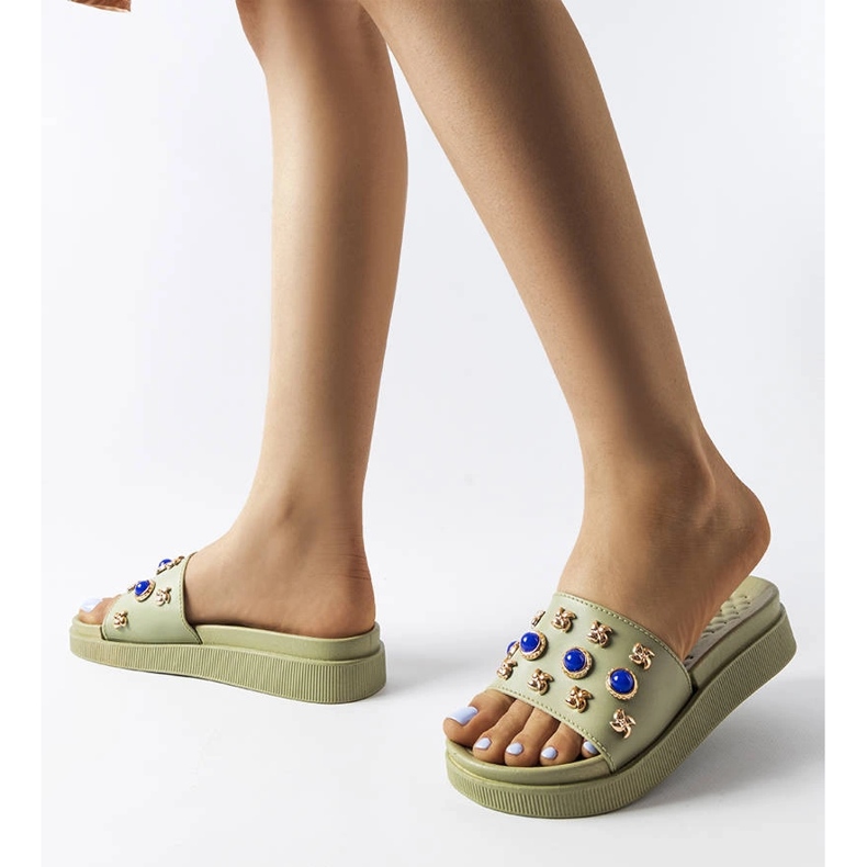 Toboganes verdes decorados de Montesarchio 2