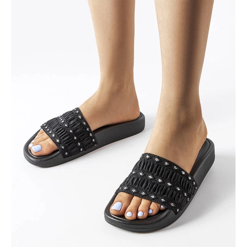 Chanclas negras decoradas con volantes de Ernest negro 1