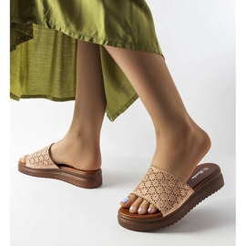 Chanclas rosas caladas con circonitas de Irvine rosado 2