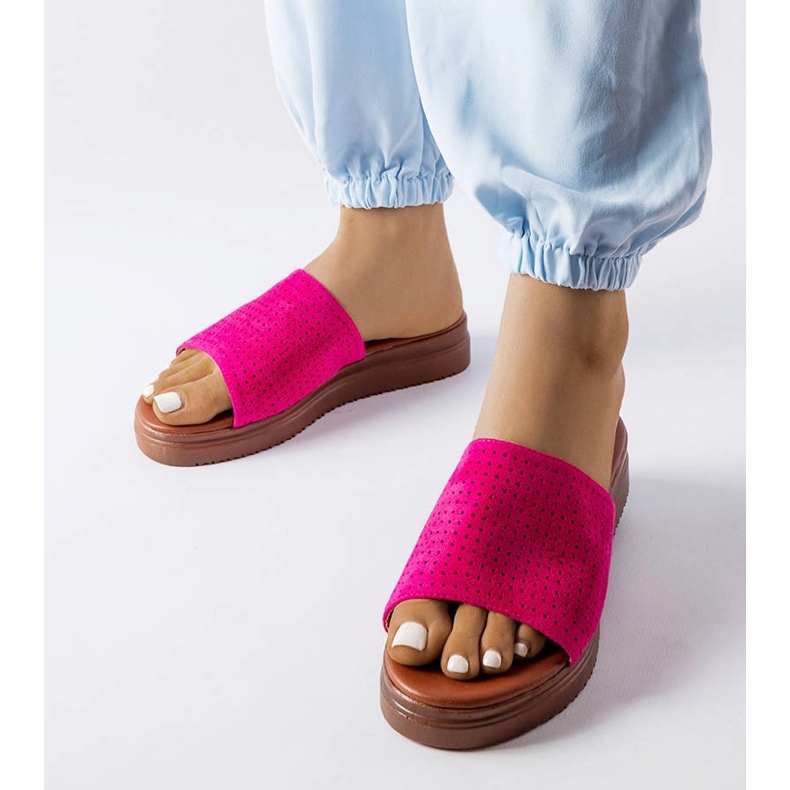 Chanclas rosa oscuro con parte superior calada de Idabel rosado 1 Chanclas rosa oscuro con parte superior calada de Idabel rosado 1