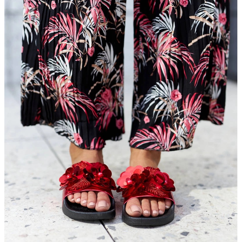 Chanclas rojas con parte superior decorativa de Caggio rojo 2 Chanclas rojas con parte superior decorativa de Caggio rojo 2