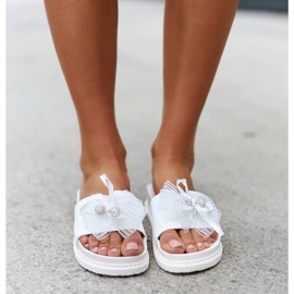 Chanclas blancas con lazo de Dido blanco 1 Chanclas blancas con lazo de Dido blanco 1