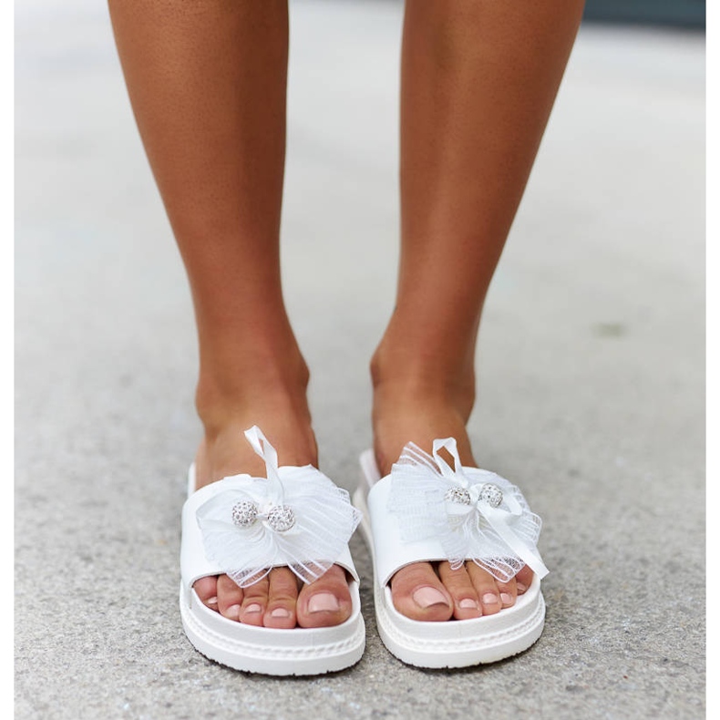 Chanclas blancas con lazo de Dido blanco 1 Chanclas blancas con lazo de Dido blanco 1