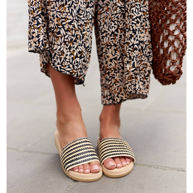 Chanclas Capovalle tejido negro 2