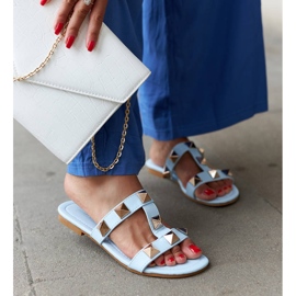 Mules azules con tachuelas de Mazzi 2