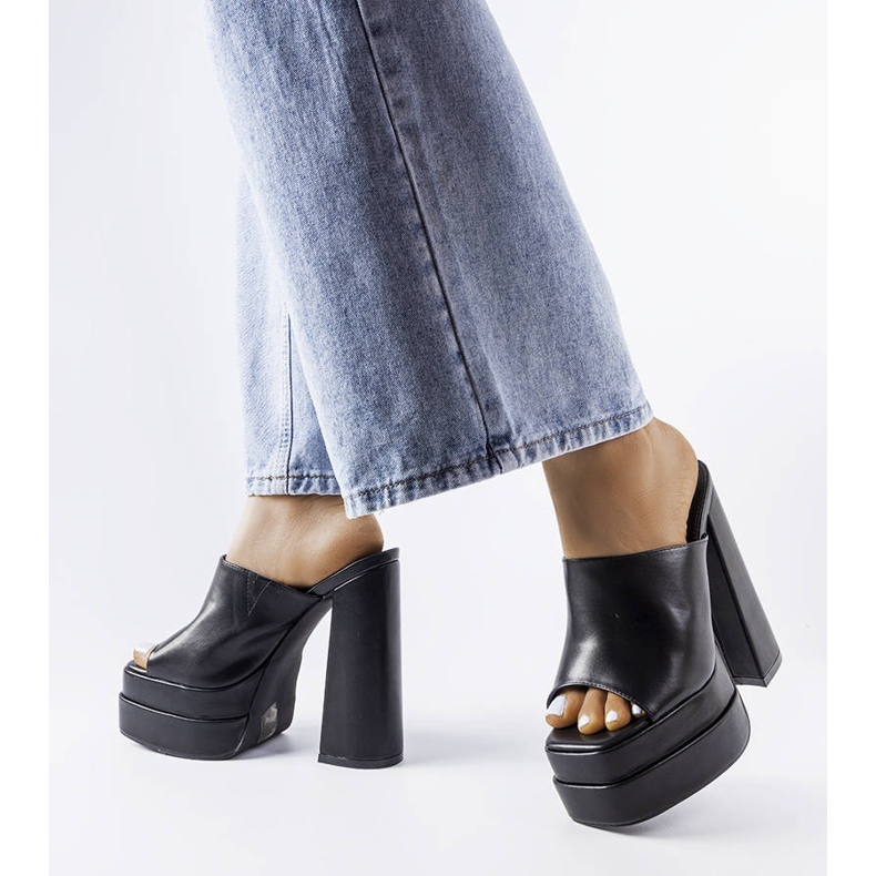 Chanclas negras de tacón alto de Mertzon negro 1 Chanclas negras de tacón alto de Mertzon negro 1