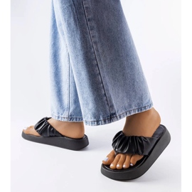Chanclas negras con fruncido negro 2