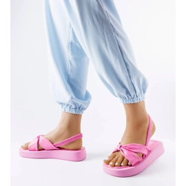 Sandalias rosas con plataforma de Montagna. rosado 2