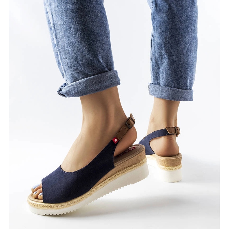 Sandalias cuña azul marino Big Star JJ276046 1