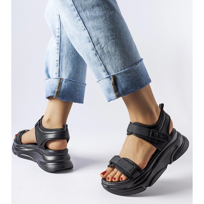 Sandalias deportivas negras con plataforma Tampa. negro 1