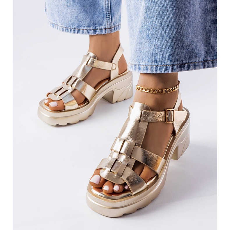 BM Sandalia tacón stiletto dorado atardecer 1