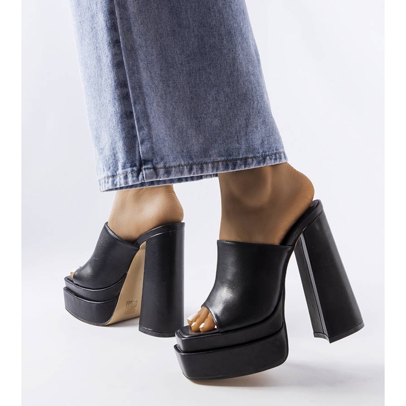 BM Sandalias negras de tacón alto de Mercure. negro 1