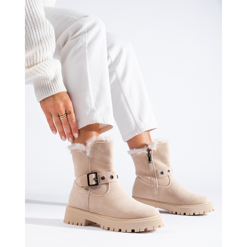 Botas de nieve beige con hebilla Vinceza. 1 Botas de nieve beige con hebilla Vinceza. 1
