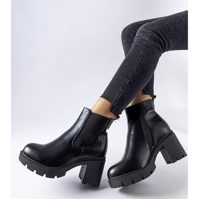 Botines negros con tacón grueso de Tobiassen 1 Botines negros con tacón grueso de Tobiassen 1