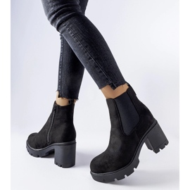 Botines negros con tacón grueso de Tobiassen 2