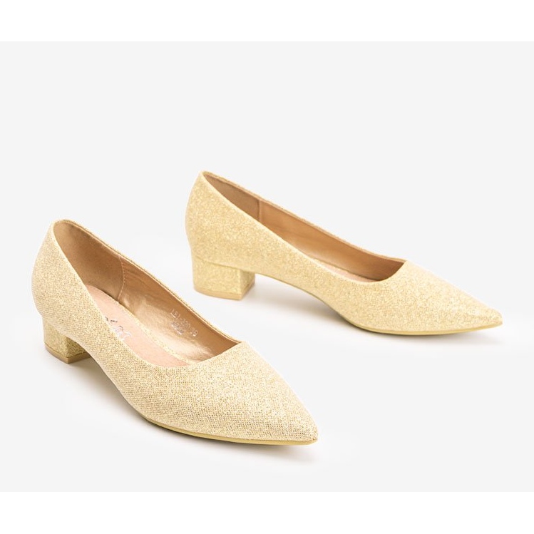 Bombas de oro en un poste bajo de Kennedy dorado 1 Bombas de oro en un poste bajo de Kennedy dorado 1