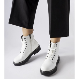 Botas blancas suela negra Big Star KK274539 blanco 1