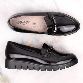 Cómodos zapatos de cuña de mujer charol negro de T.Sokolski 2
