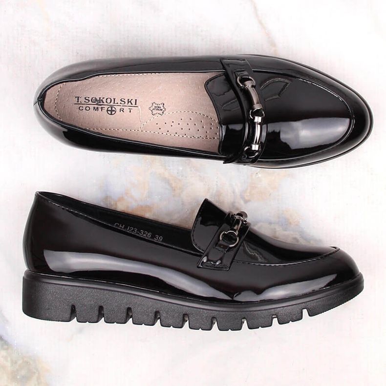 Cómodos zapatos de cuña de mujer charol negro de T.Sokolski 2