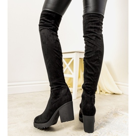 Botas negras en el poste aislado Pakunsso negro 2