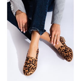 Mocasines de mujer Shelovet en ante leopardo beige 3