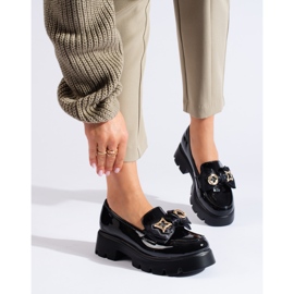 Mocasín charol negro con lazo Shelovet 2