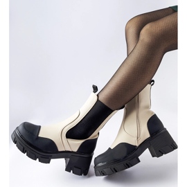 Botines sin cordones masivos en beige y negro de Mafalda 1 Botines sin cordones masivos en beige y negro de Mafalda 1
