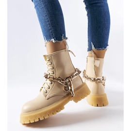 Inna Botas beige con cadena Bowling 2