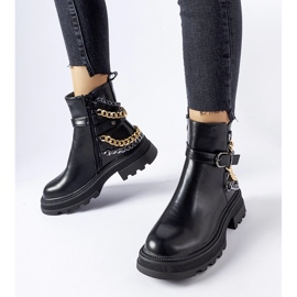 Botines negros con cadenas decorativas de Bonenfant 2