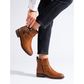 Botas cortas marrones con tacón plano de Shelovet marrón 1