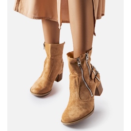 Botines beige con parte superior holgada de Plourde 3