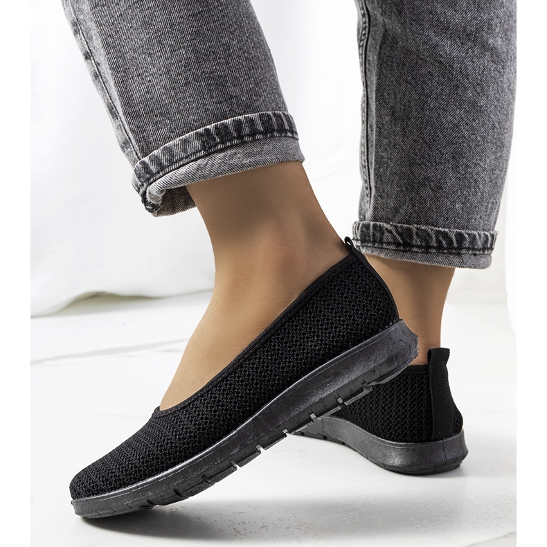 Zapatillas caladas negras de Ilse negro 1