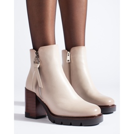 Botines clásicos beige claro de Vinceza 1