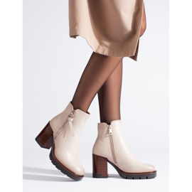 Botines clásicos beige claro de Vinceza 2