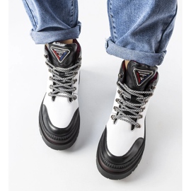 Botas aislantes en blanco y negro de Solofra 2