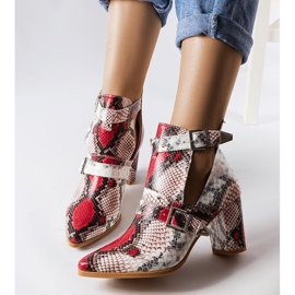 Botas de mujer blancas y rosas de Itabi. beige 1