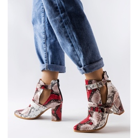 Botas de mujer blancas y rosas de Itabi. beige 2