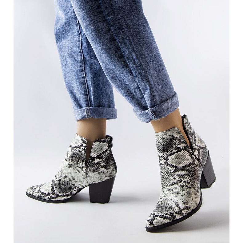 Botas camperas cortas blancas con imitación de piel de serpiente de Iga blanco 2