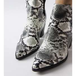 Botas camperas cortas blancas con imitación de piel de serpiente de Iga blanco 3