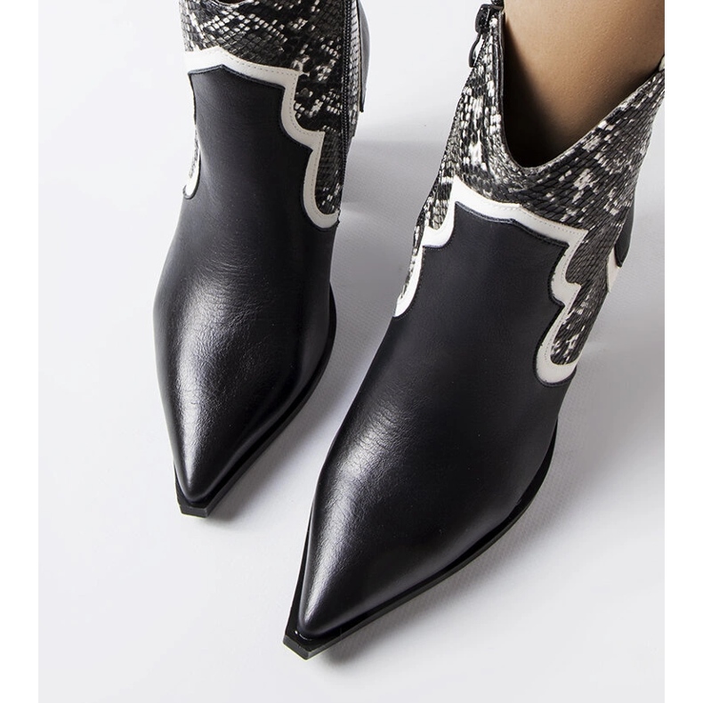 Botines negros en el post de Ezinet 1 Botines negros en el post de Ezinet 1