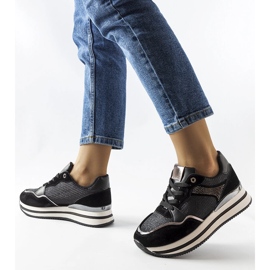 Zapatillas negras brillantes de Enola. negro 2